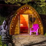 Glamping Podumna Glamping Village *