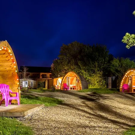 Podumna Glamping Village אוהל מפואר