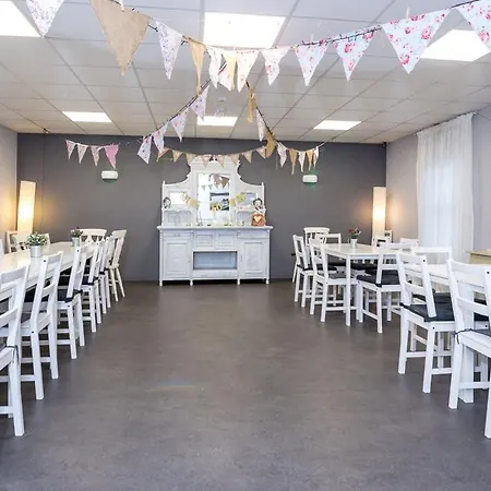 Podumna Glamping Village אוהל מפואר *